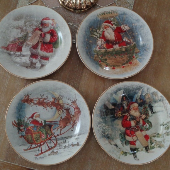 Pottery Barn Dining Christmas Nostalgic Santa Plates 4 Poshmark